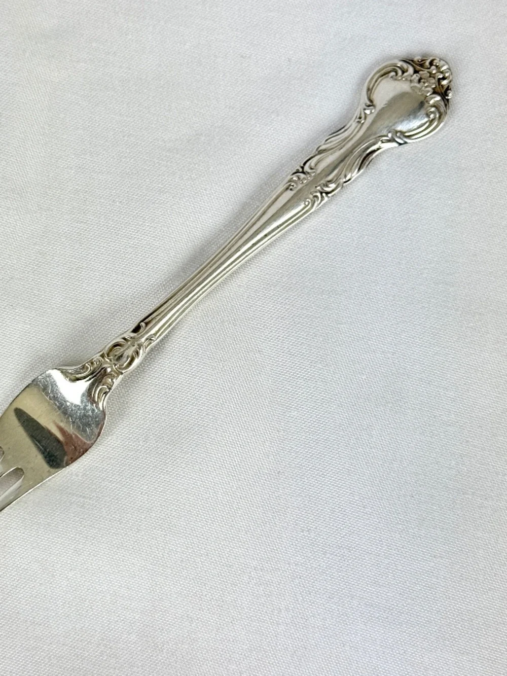 Vintage 1951 Manchester Sterling Silver Amaryllis Lemon Strawberry Fork 4.5 in